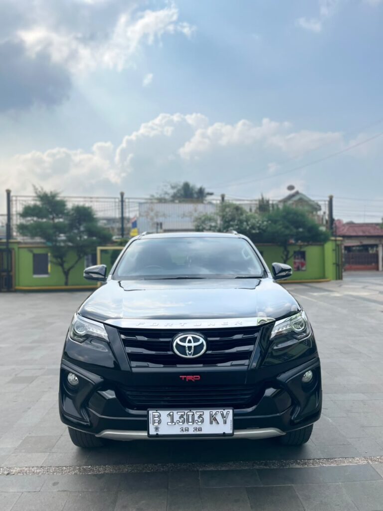 Toyota Fortuner VRZ 2018 Tampak Depan