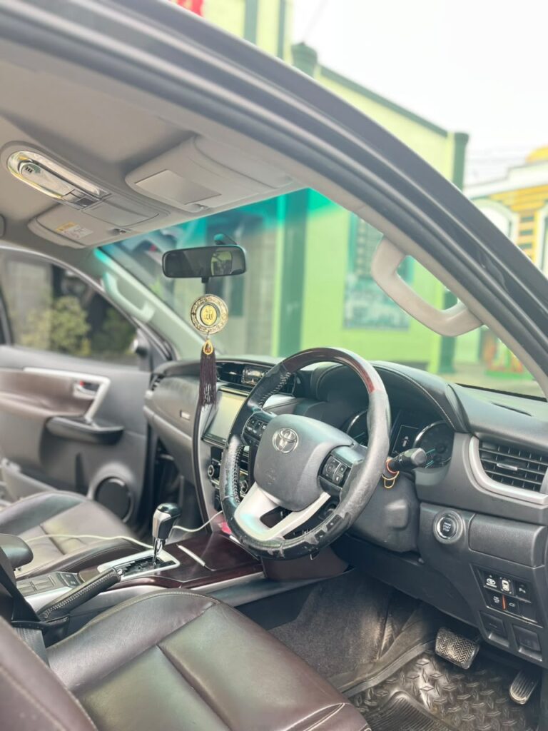 Toyota Fortuner VRZ 2018 Kabin Pengemudi